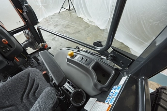 Traktor-Kioti-CK4030CH4.jpg