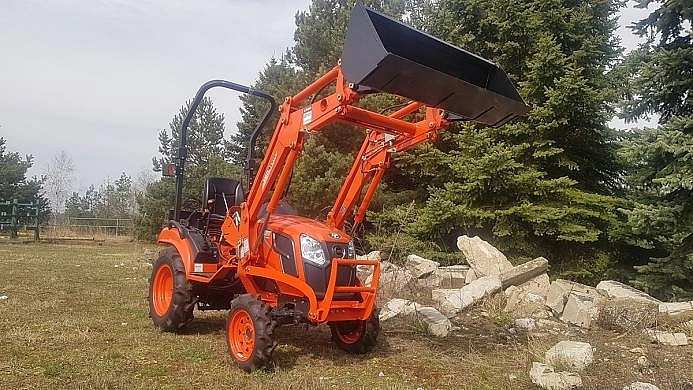 Komunální traktory CS2220